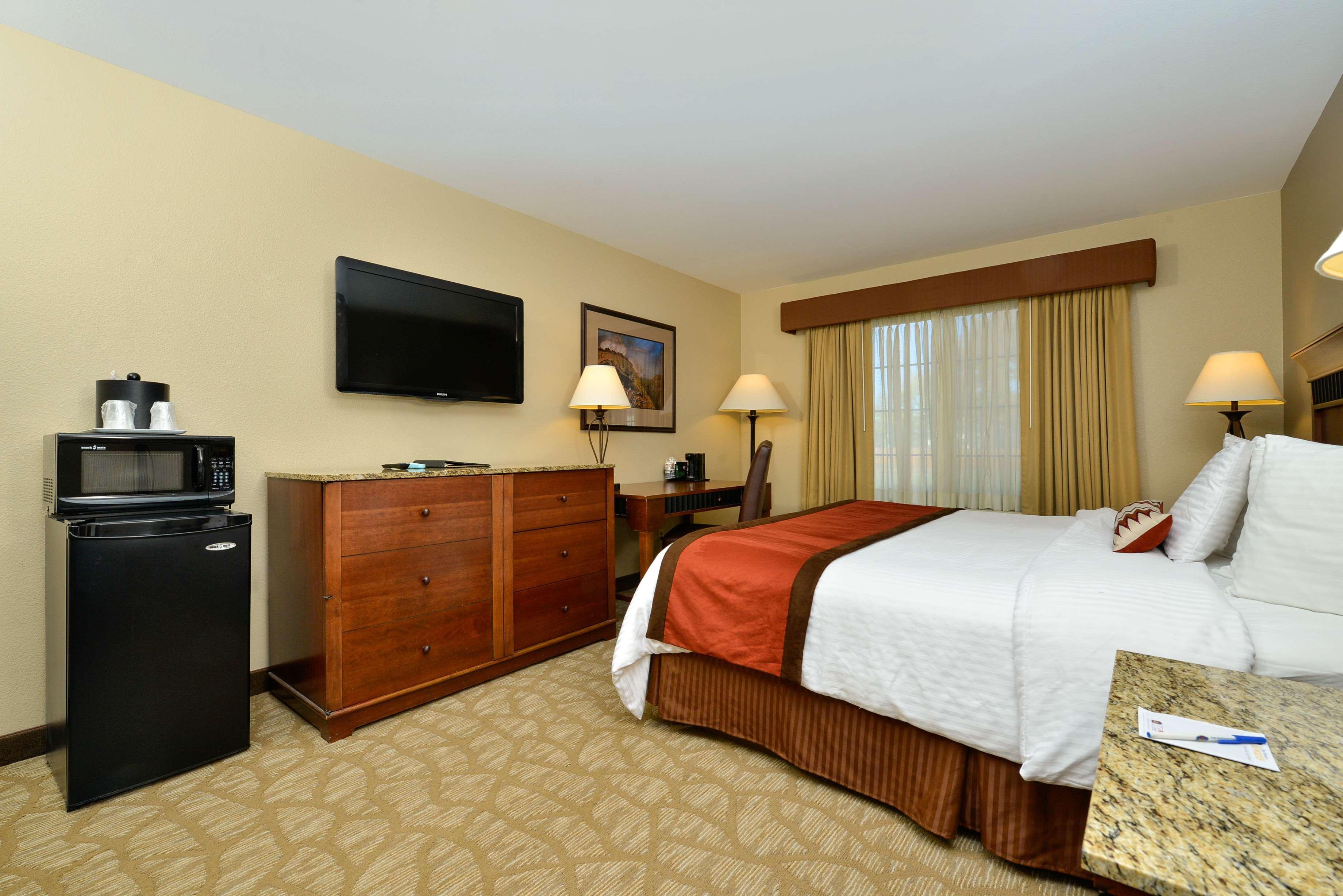 Western Denver Southwest 3* Lakewood